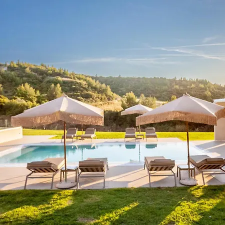 Villa Kallies With Shared Pool