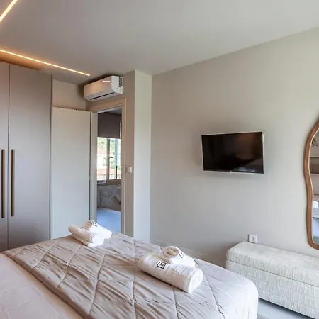 Kallies With Shared Pool Villa