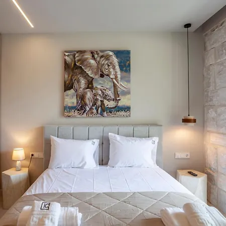 Kallies With Shared Pool Villa *