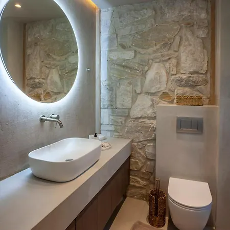 Villa Kallies With Shared Pool *