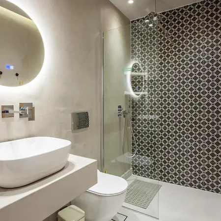 Villa Kallies With Shared Pool